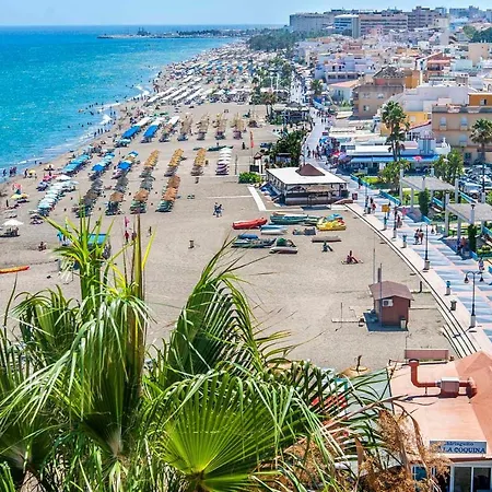 Semi-Detached Adosado Con Encanto -130 M2 - Wifi 600 Mb - Piscina Comunitaria - Patio Privado Torremolinos Exterior photo