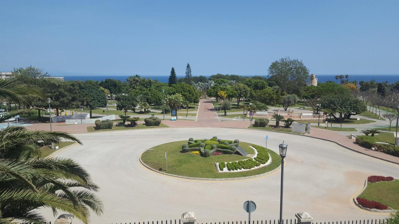 Apartament Semi-detached Adosado Con Encanto -130 M2 - Wifi 600 Mb - Piscina Comunitaria - Patio Privado Torremolinos